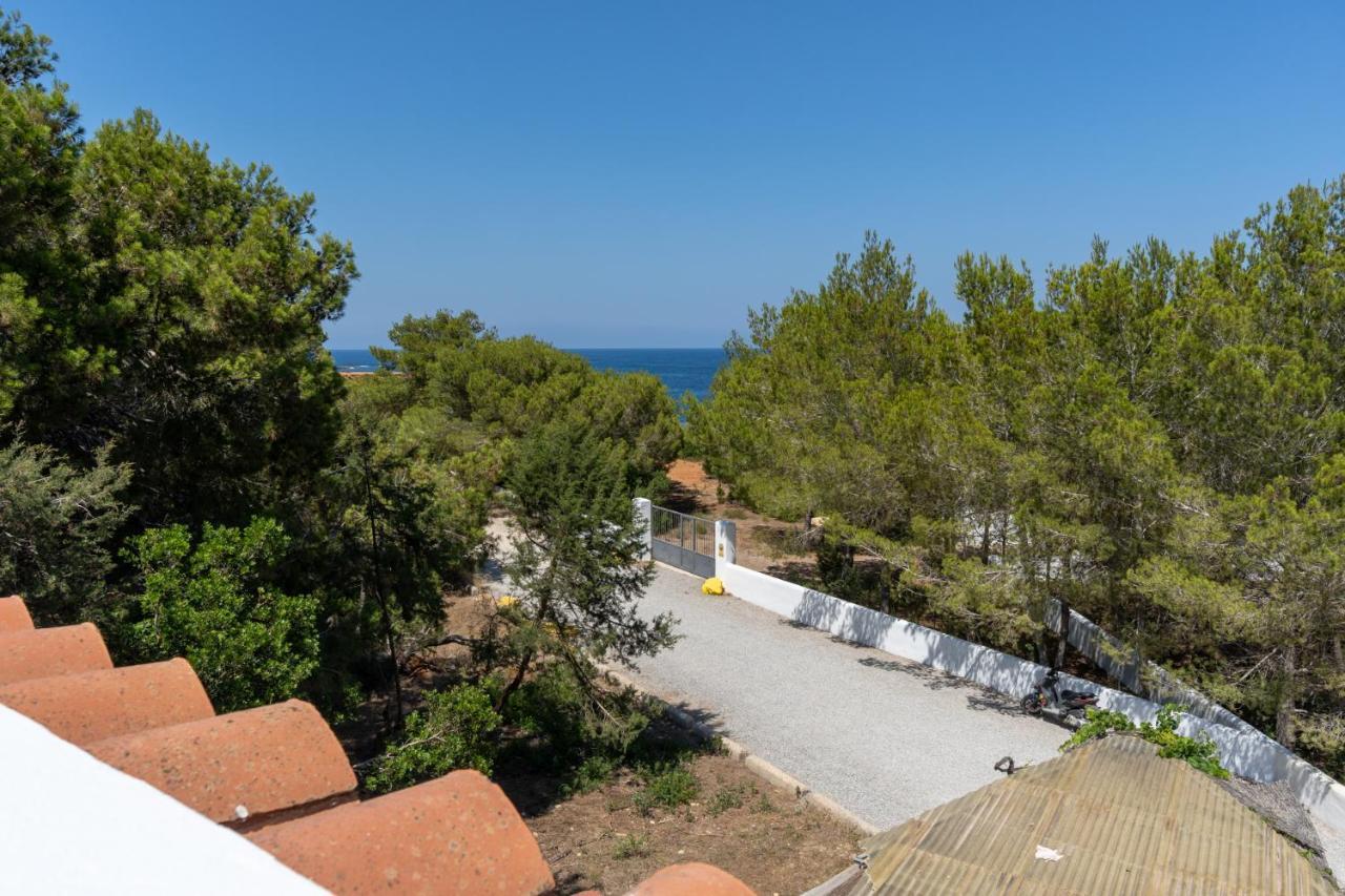 Hostal Restaurante Pou Des Lleo سان كارلوس دي بيرالتا الغرفة الصورة