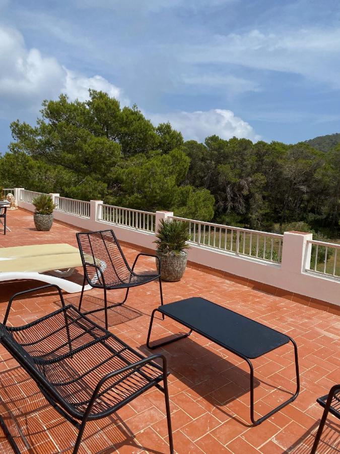 Hostal Restaurante Pou Des Lleo سان كارلوس دي بيرالتا الغرفة الصورة