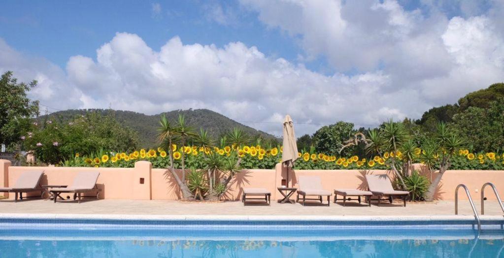 Hostal Restaurante Pou Des Lleo سان كارلوس دي بيرالتا المظهر الخارجي الصورة