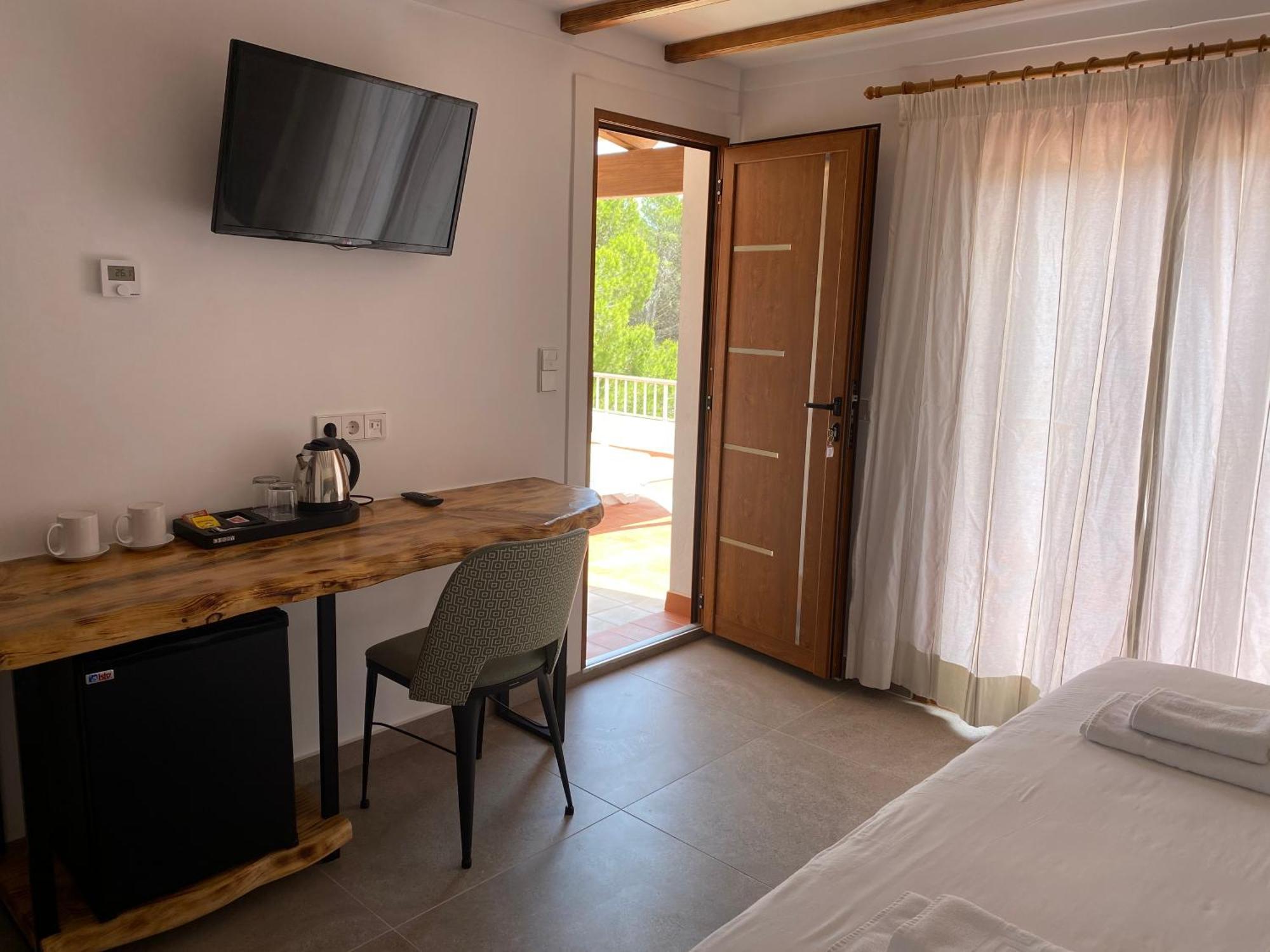 Hostal Restaurante Pou Des Lleo سان كارلوس دي بيرالتا الغرفة الصورة