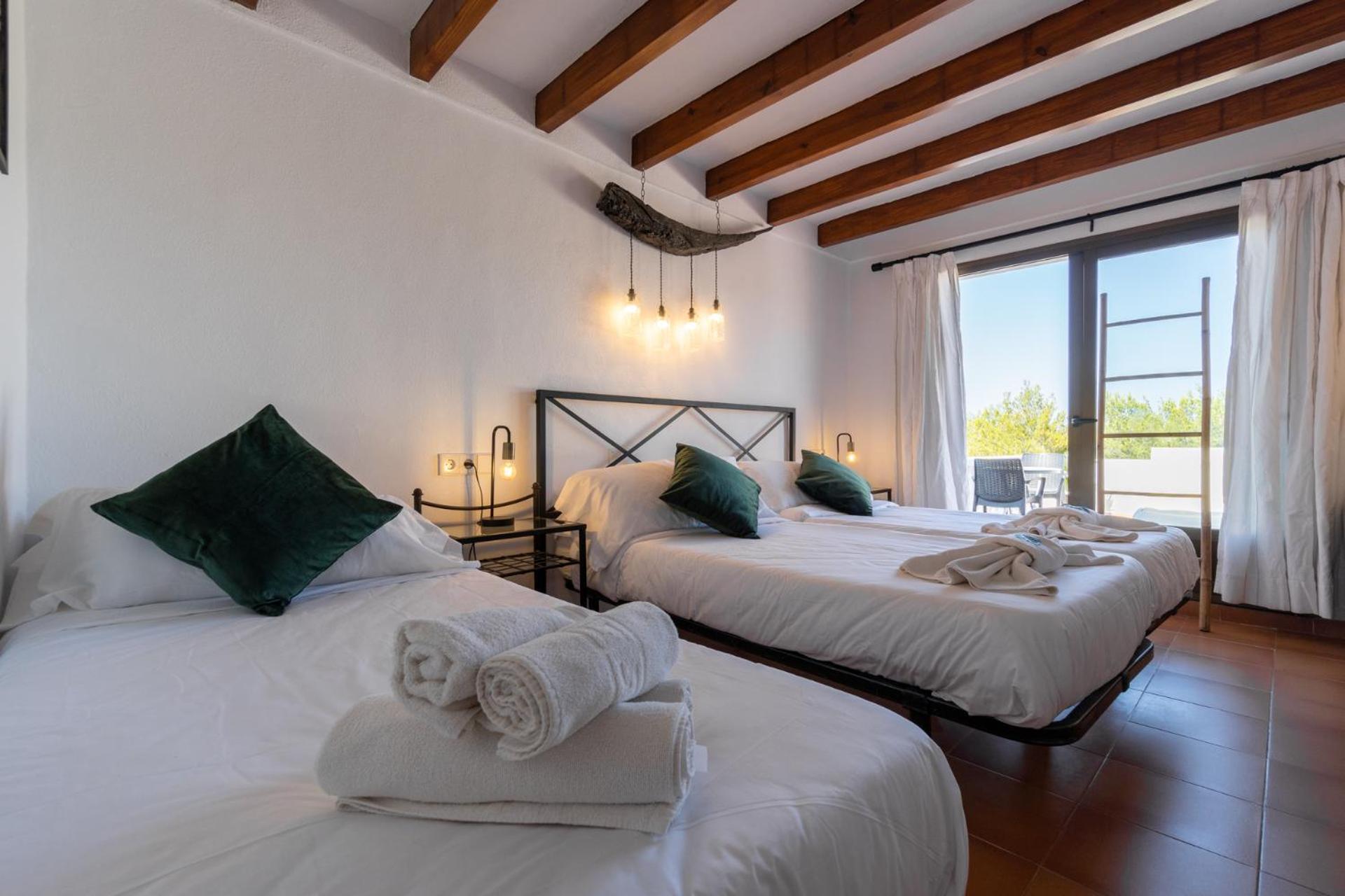 Hostal Restaurante Pou Des Lleo سان كارلوس دي بيرالتا الغرفة الصورة