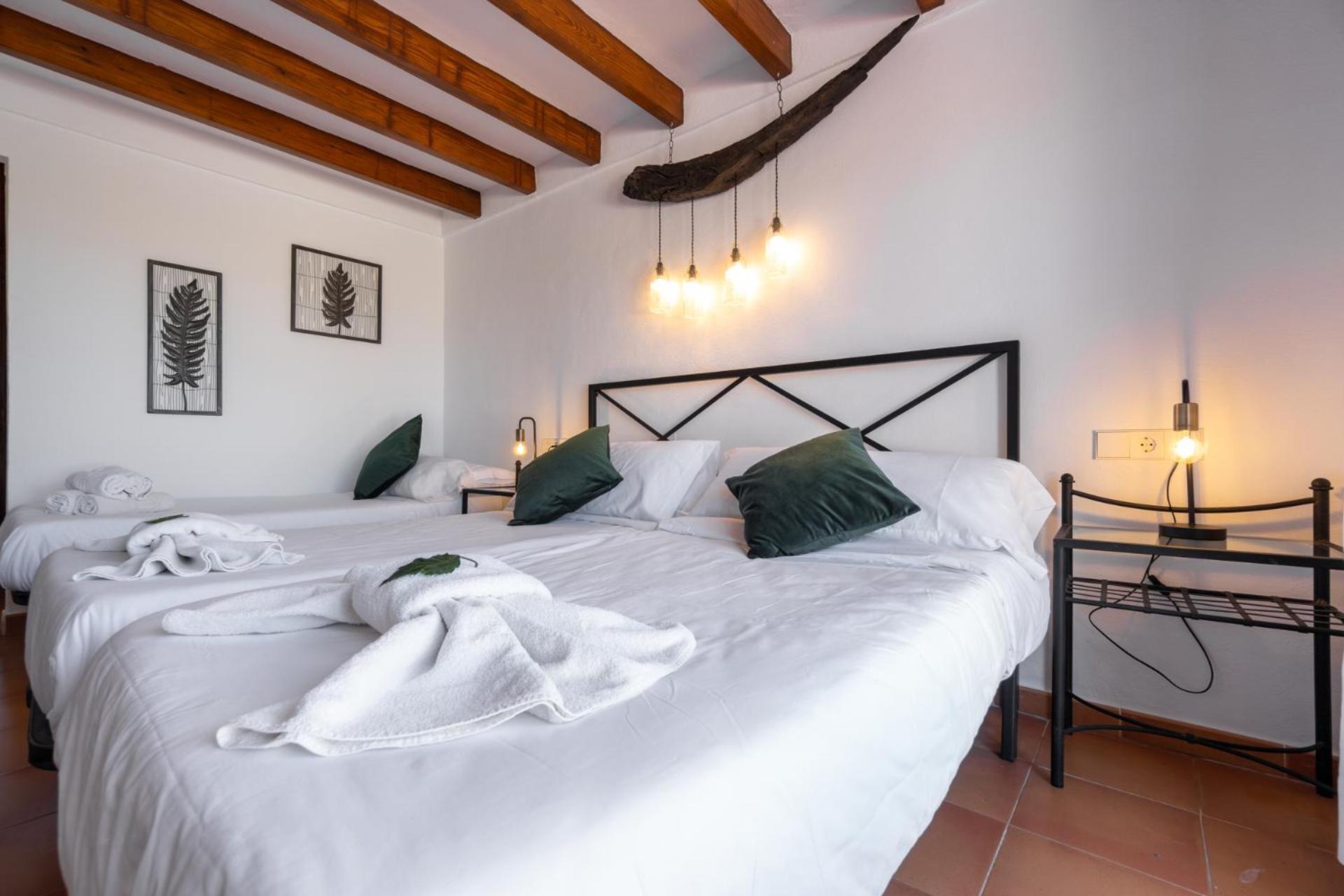 Hostal Restaurante Pou Des Lleo سان كارلوس دي بيرالتا الغرفة الصورة